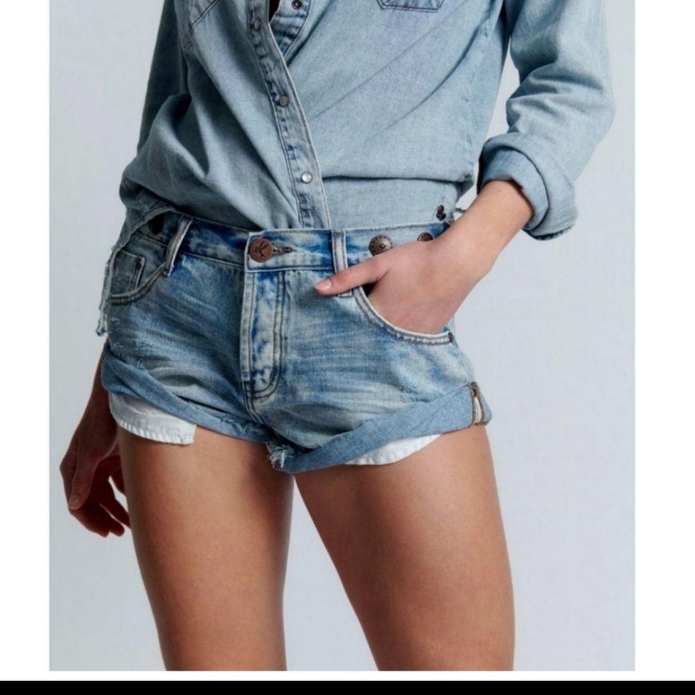 ISO One teaspoon studded denim short
